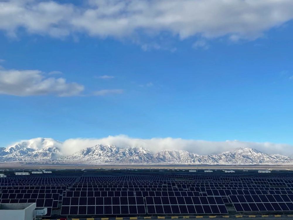 在疆清洁能源装机突破1700万千瓦瓦利棋牌新华社:驭风逐日 国家电投(图4) 在疆清洁能源装机突破1700万千瓦瓦利棋牌新华社:驭风逐日 国家电投(图4)